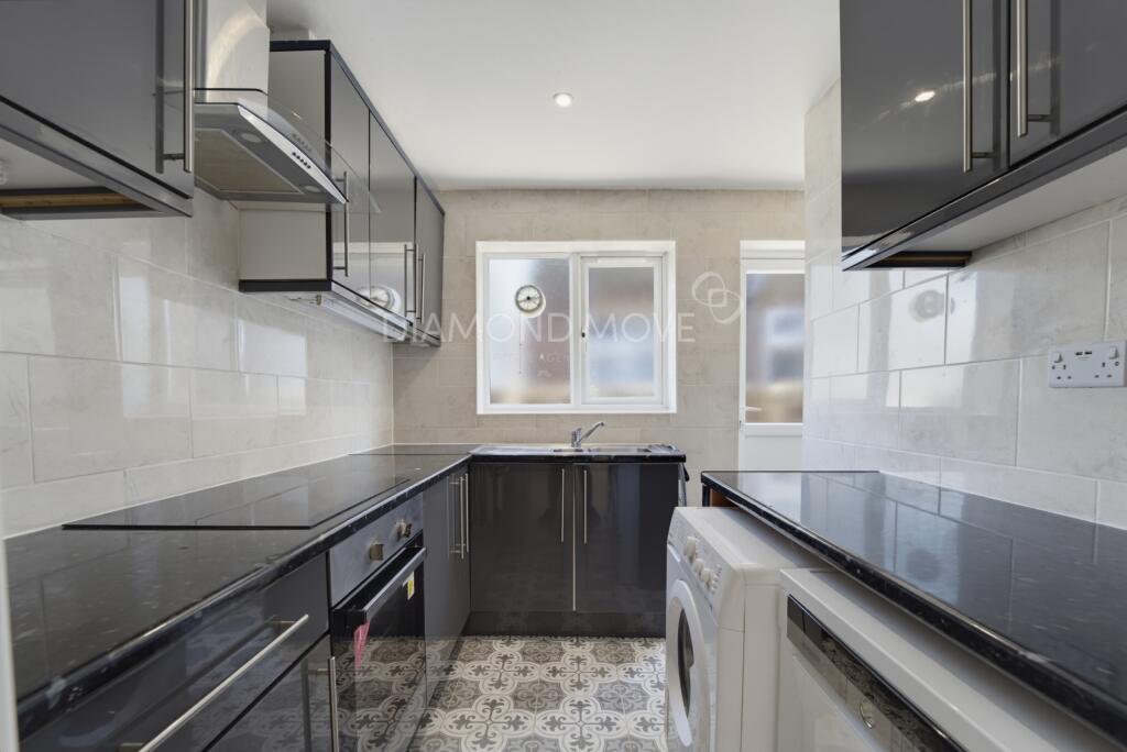 Apartment in Twickenham - View 5