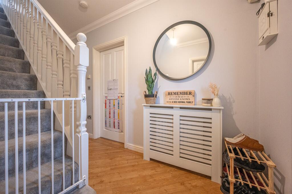 Buttercup Road, Desborough, Kettering - View 5