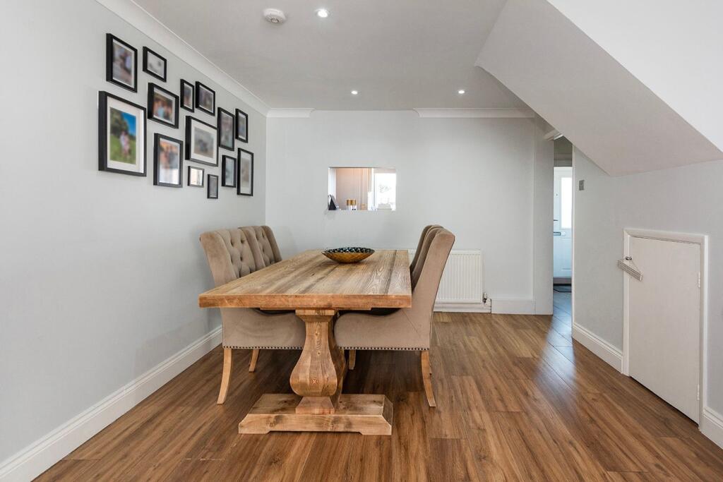 House in Dartford - More