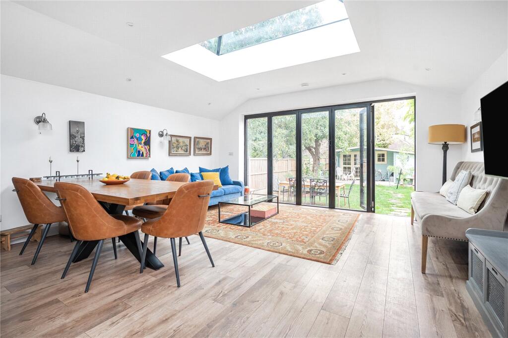 House in London - View 5