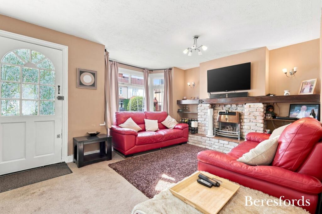 House in Romford - More