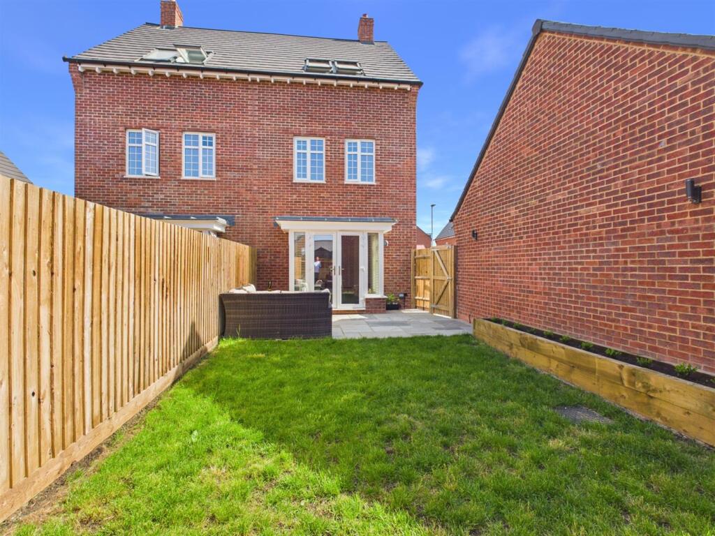 House in Aylesbury, Orchard Green, Kingsbrook - View 2