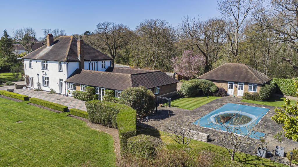 House in Enfield - View 4