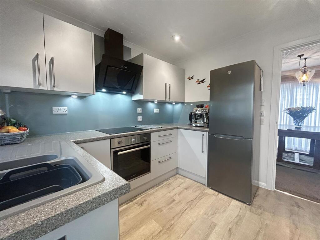 2-bed caravan on Old Newton Road, Bovey Tracey, £155,000