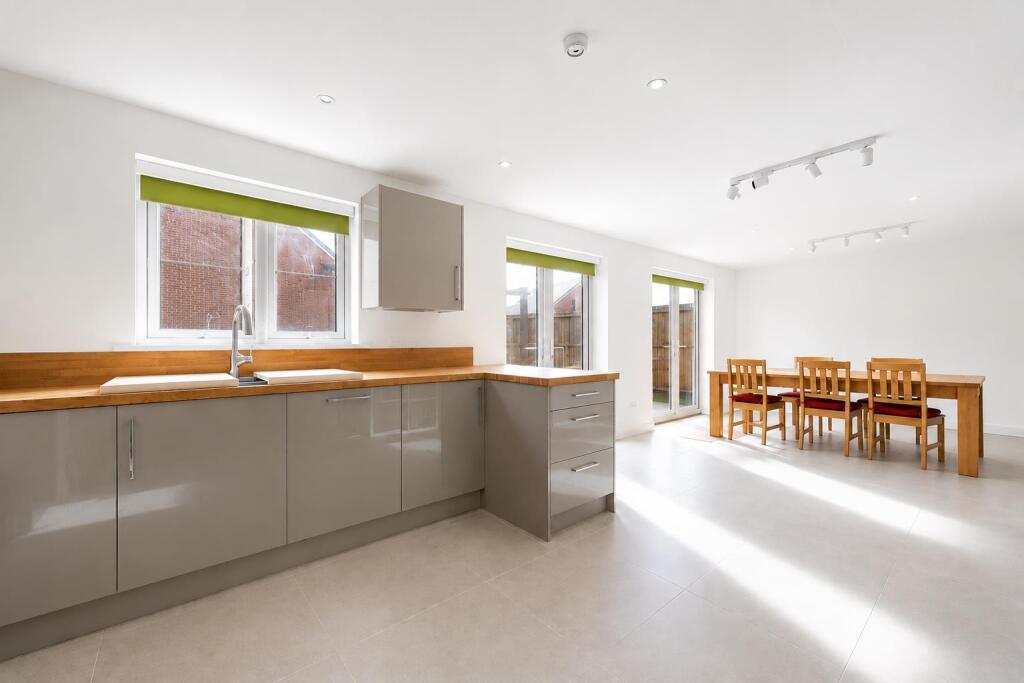 House in Stroud, Berkeley - View 3