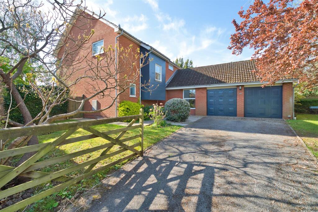 Main image of property: Farlers End, Nailsea
