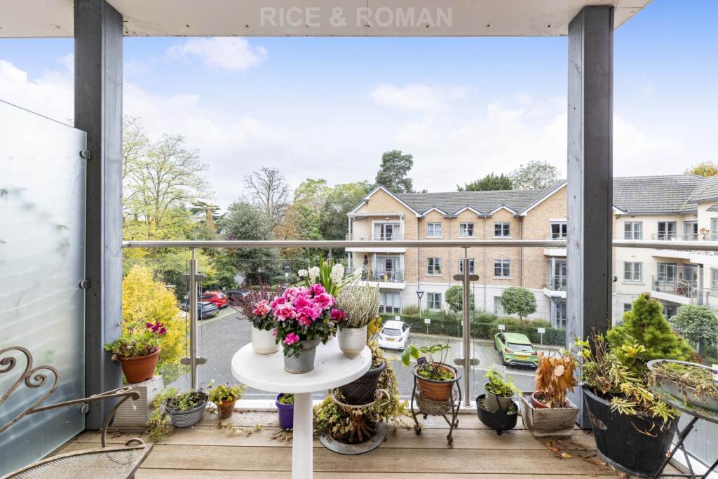 1-bed house on Austin Place, Weybridge, £350,000