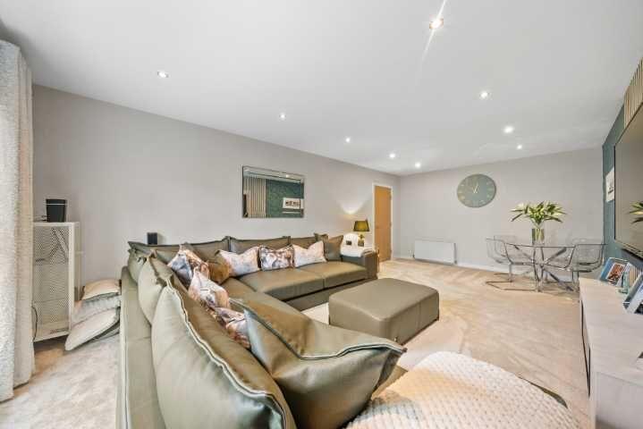 0/1, 16b Carmyle Avenue, Glasgow - View 5