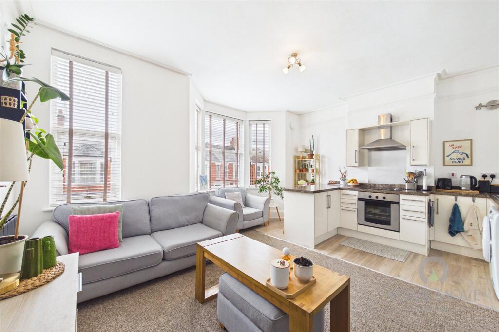 Apartment in Northampton - View 3
