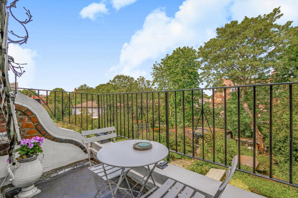 Apartment in London - View 5