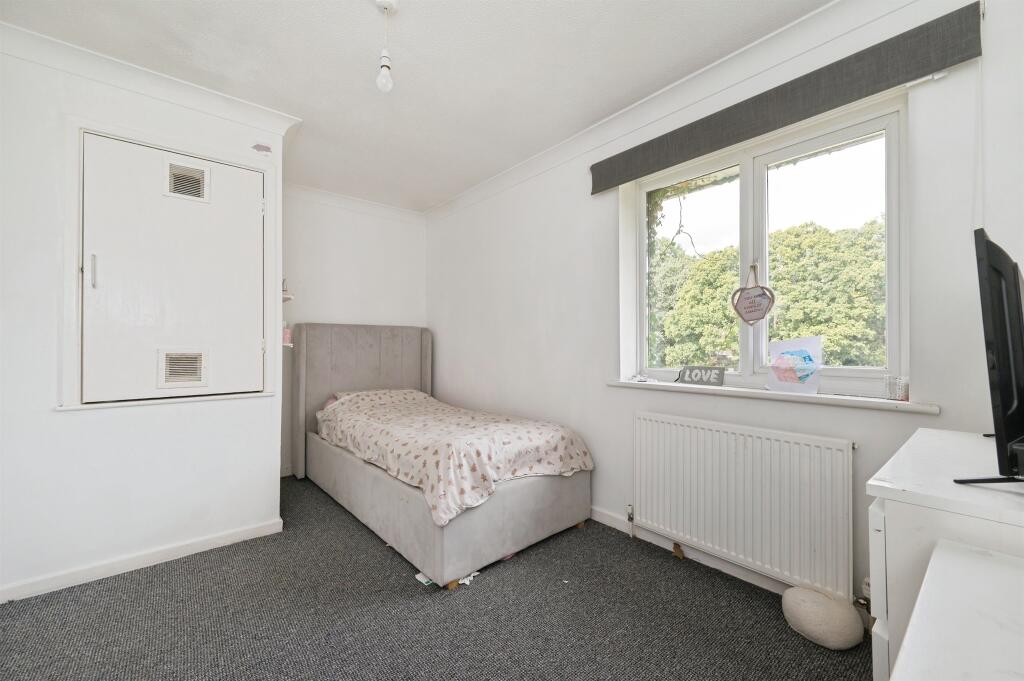 House in Southampton - View 5