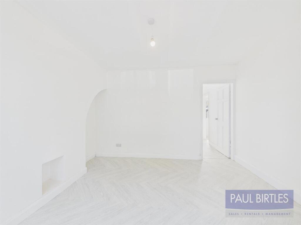 Wycombe Close, Davyhulme, Trafford, M41 7ND photo 4