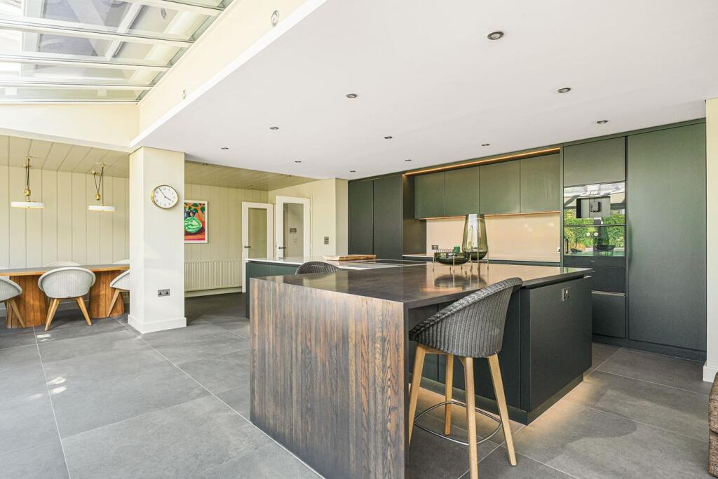 House in Corfe Mullen - View 5