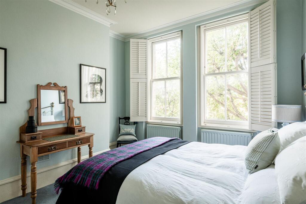 Apartment in London - More