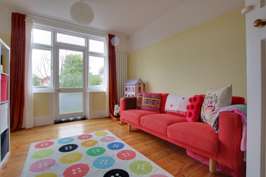 House in Southampton - View 3