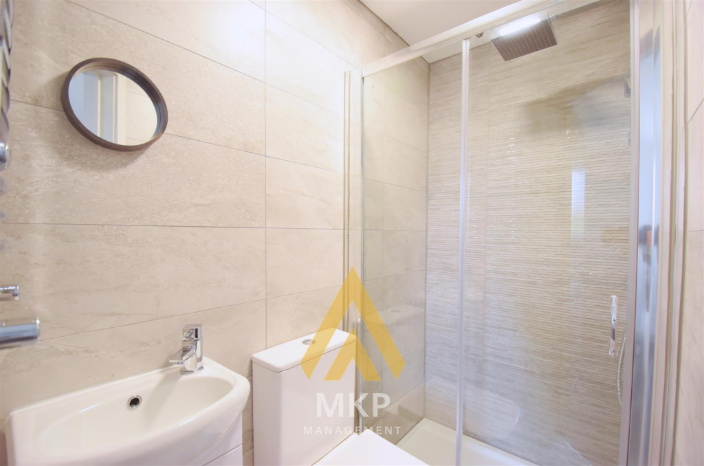 6 bedroom terraced house for rent