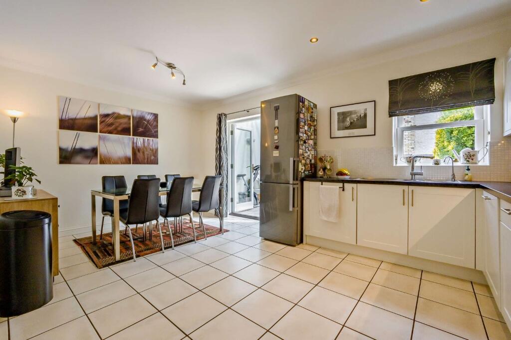 St. Barnabas Court, Cambridge, Cambridgeshire photo 3