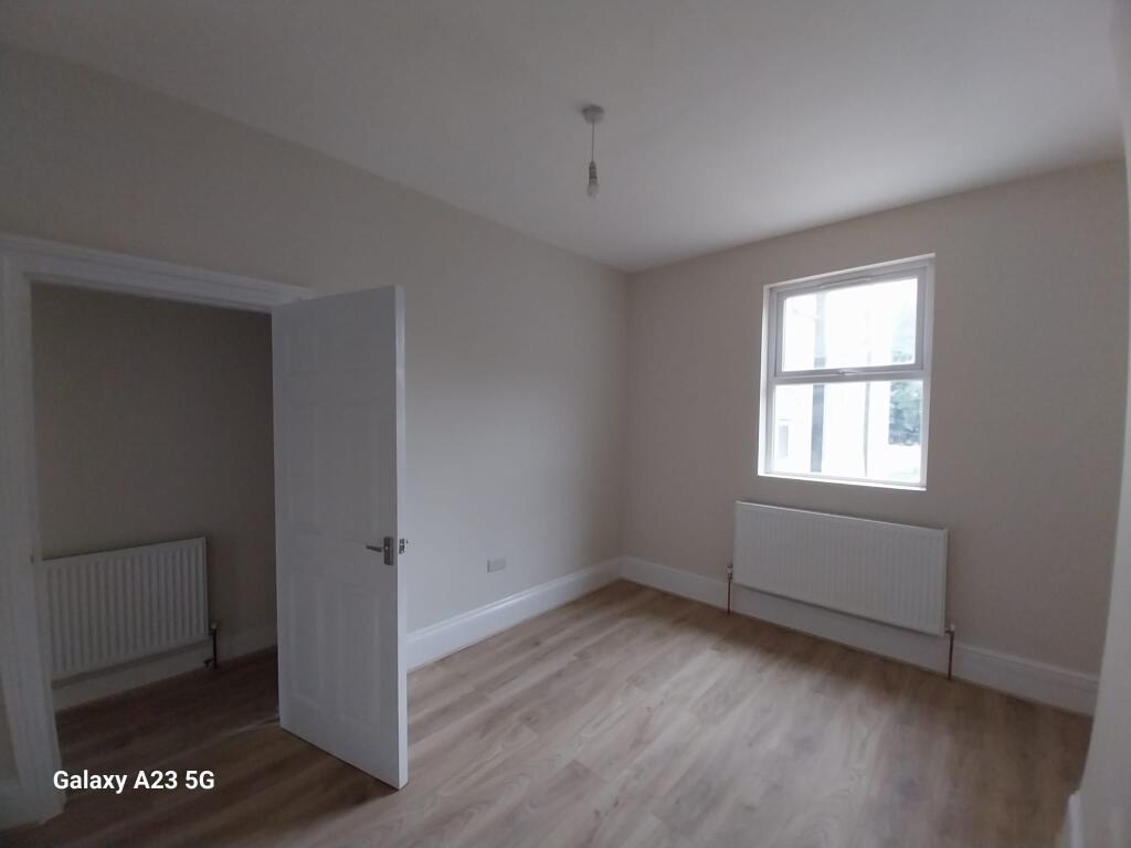 Apartment in London - View 3