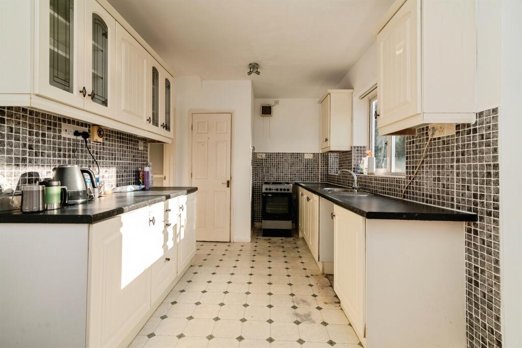 House in Nottingham - View 5