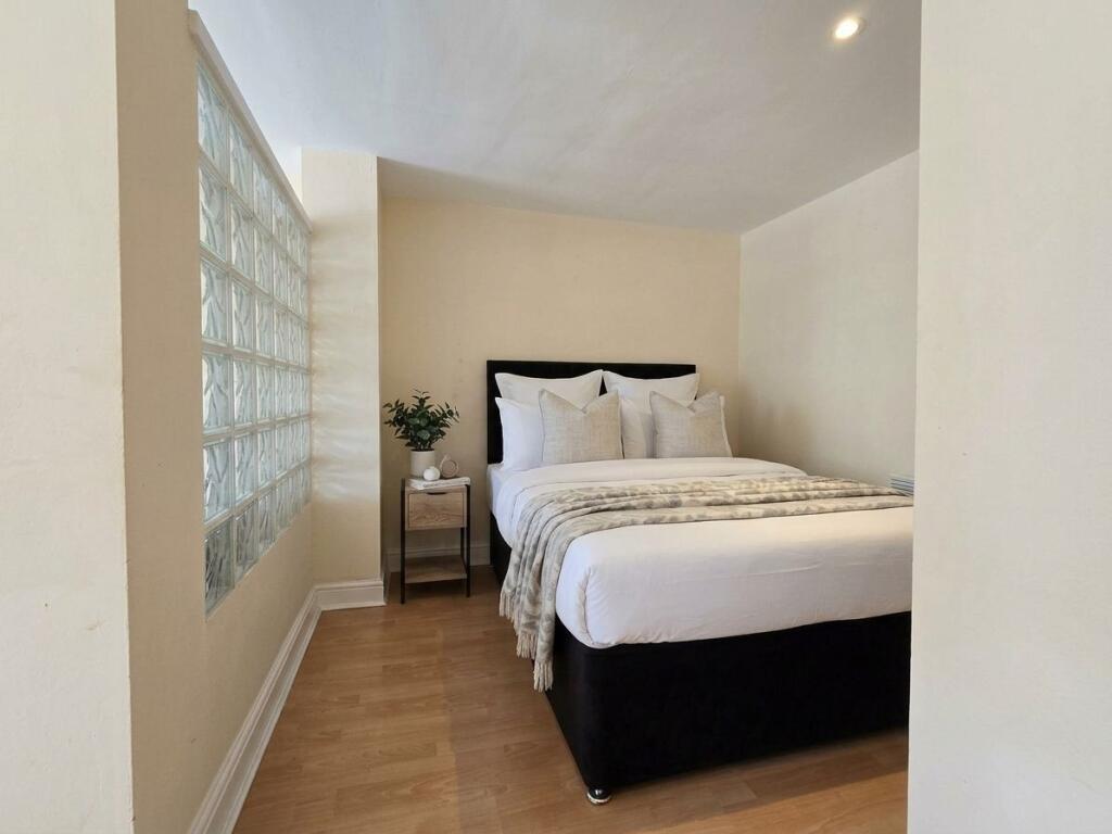 Apartment in Liverpool, Pride Quarter, Vauxhall - View 5