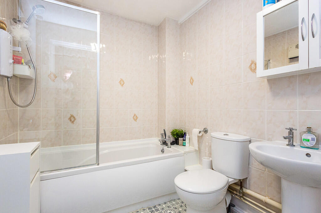 Apartment in Rushden, North Northamptonshire - View 5