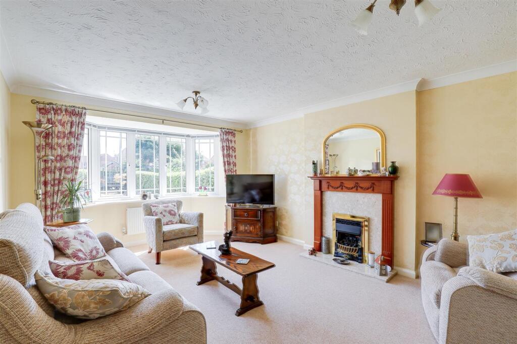 Rochester Close, Long Eaton, NG10 - View 2