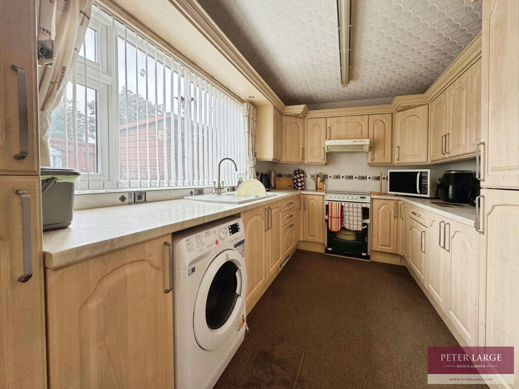 Clwyd Gardens, Kinmel Bay, Conwy LL18 5NB photo 4