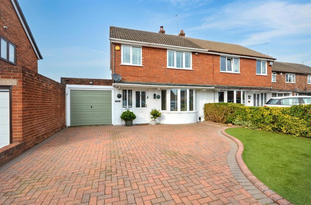 Main image of property: Earlsbrook Drive, Trentham