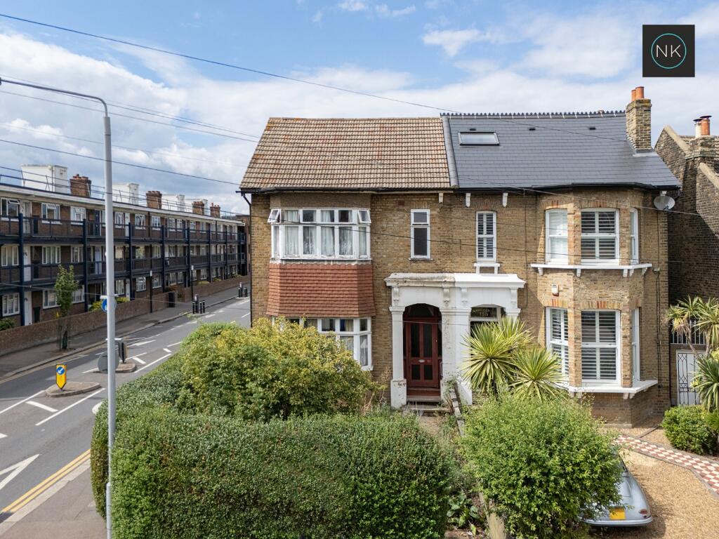 Main image of property: Hainault Road, Leytonstone, London, E11 1EU