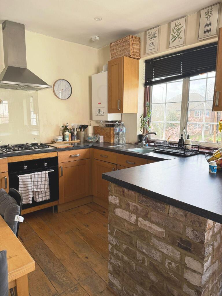 Main image of property: Oakleigh Road North, Whetstone, N20