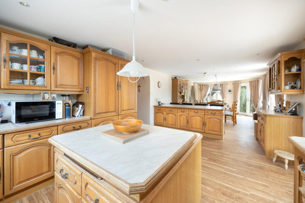 House in Swindon, Chippenham Without - More