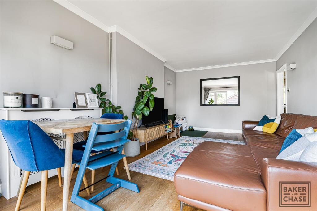 Apartment in Enfield - View 4