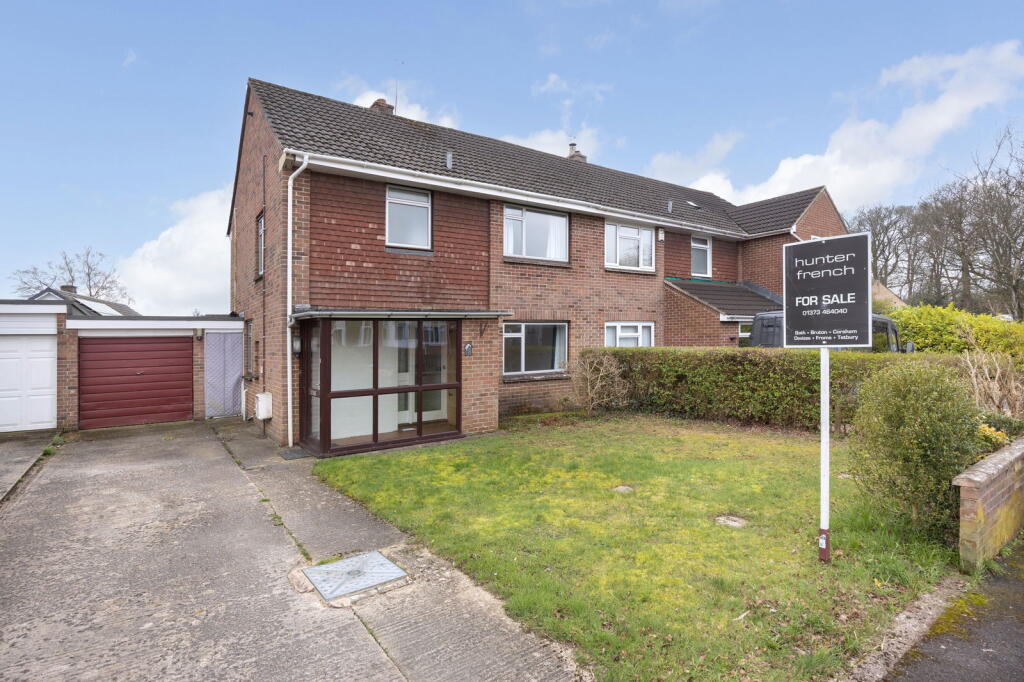 Main image of property: Broadleas Road, Devizes, SN10 5DG