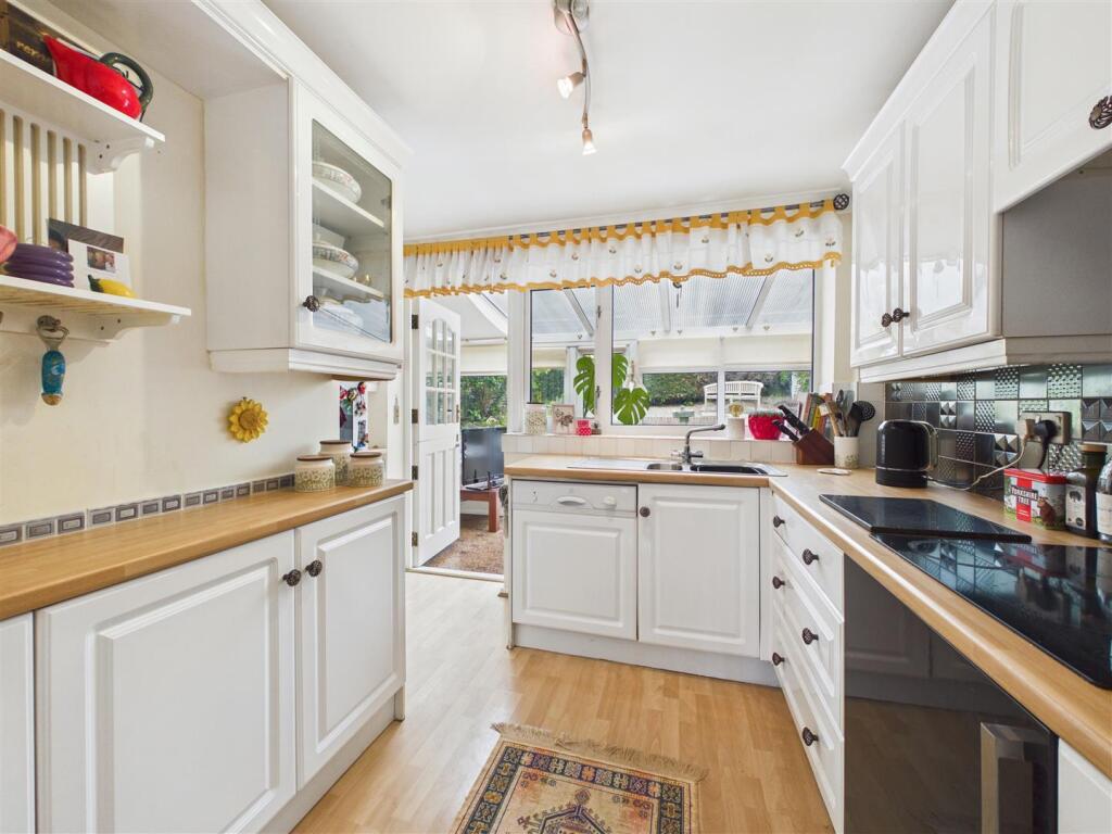 House in North East Derbyshire, Coal Aston, Dronfield - View 3