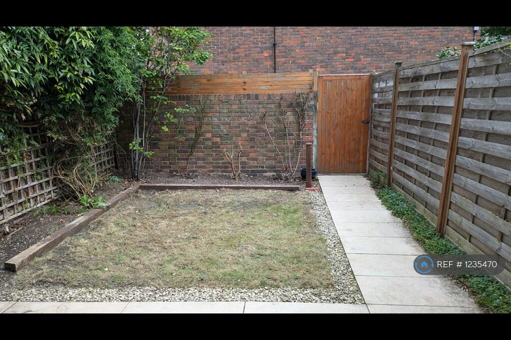 Apartment in London - View 4