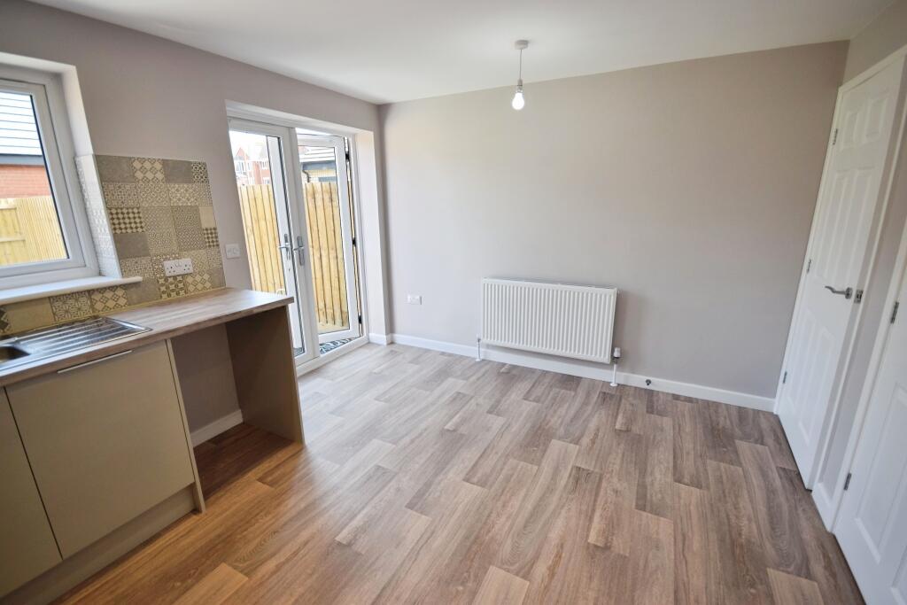 House in East Lindsey, Skegness - More