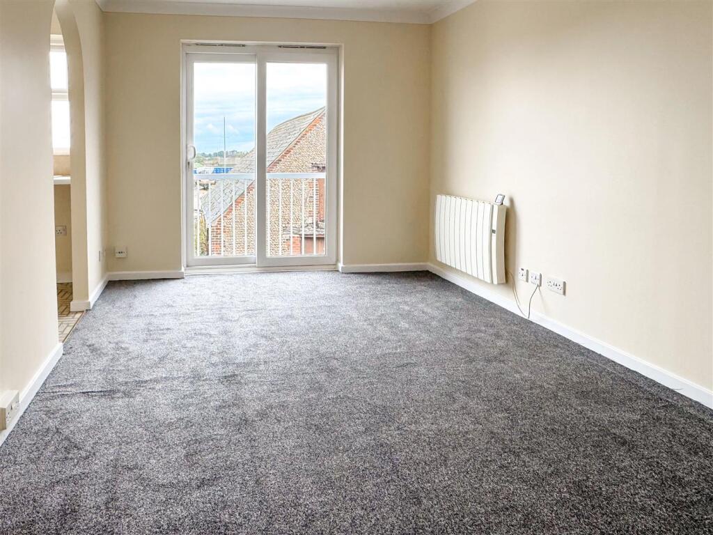 Apartment in Brighton - View 3