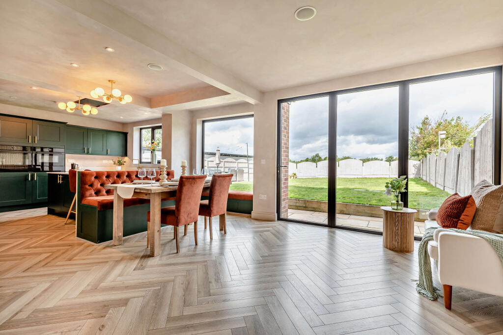 House in Oldham - View 5