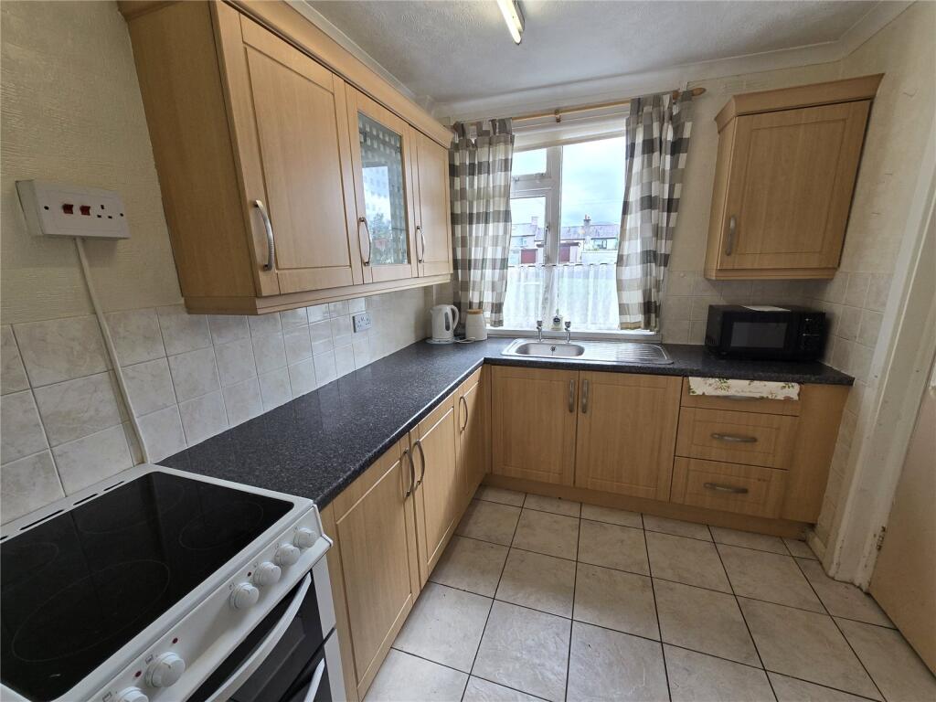 House in Llandudno, Caernarfon - More
