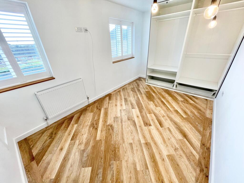 House in Northampton NN5, Duston - View 5
