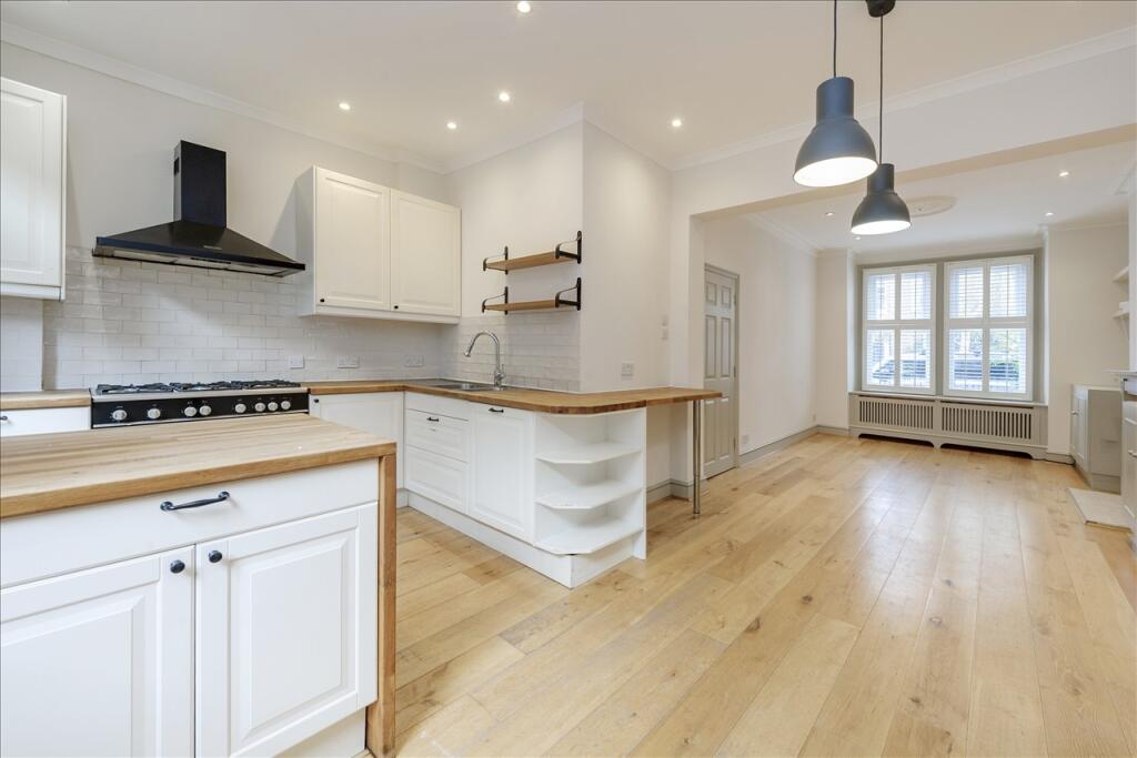 Main image of property: Oaklands Grove, London