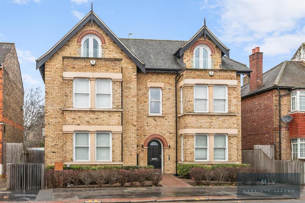 Main image of property: Brighton Road, South Croydon