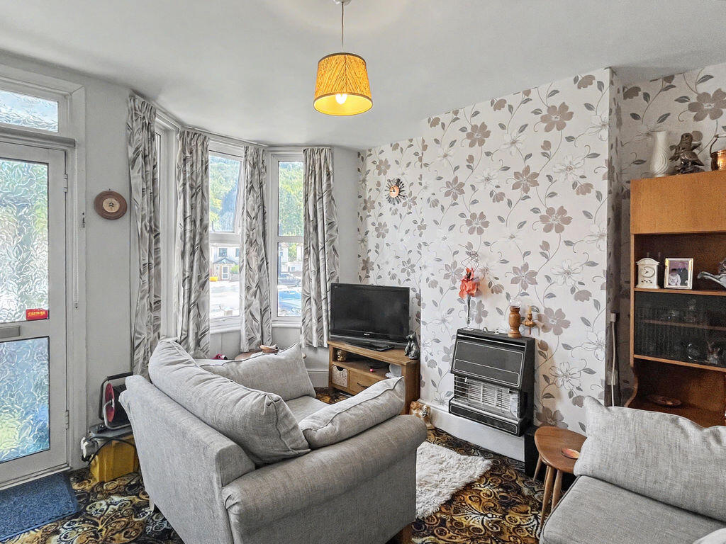 House in High Wycombe, Sands - View 5