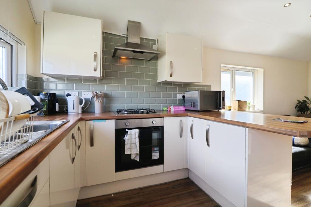 Apartment in Cardiff - More