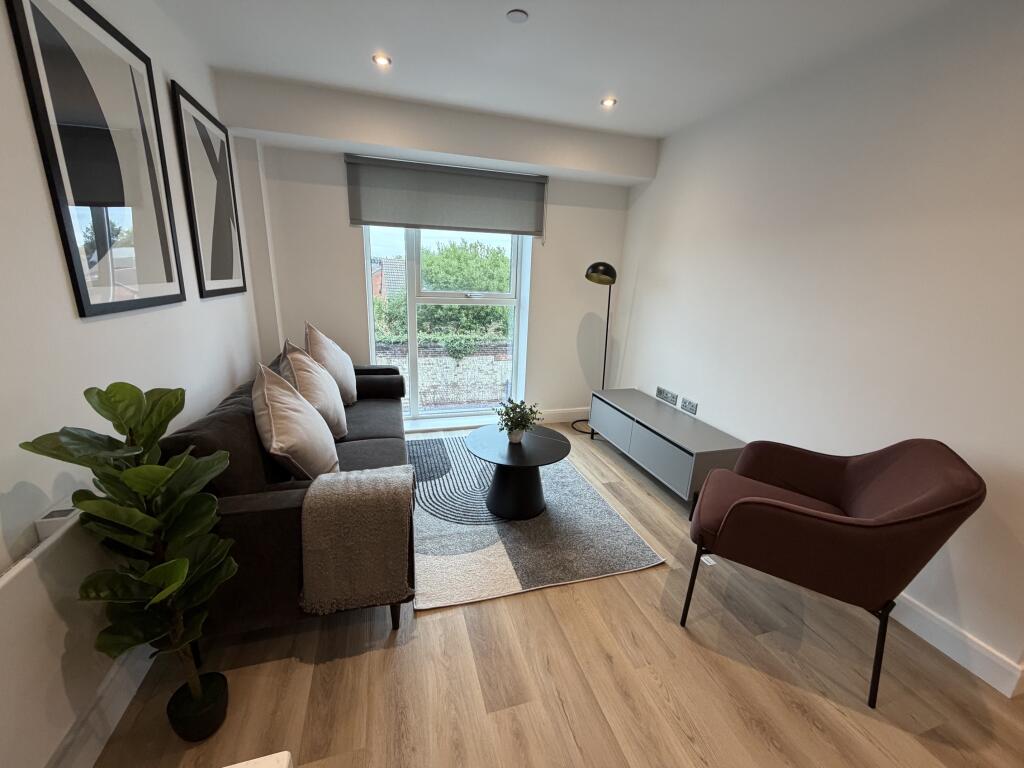 Apartment in Leeds - View 3