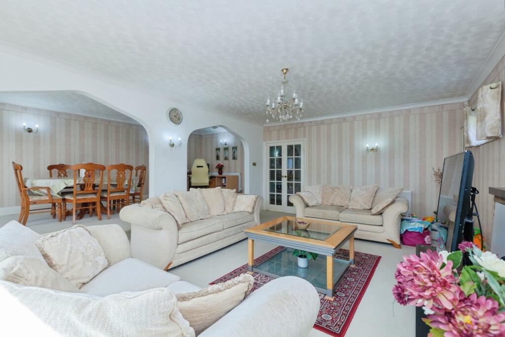 House in Leicester, Thurnby Lodge - View 4