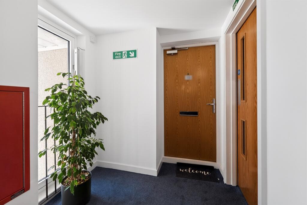 Apartment in Kilmarnock, North Ayrshire - View 2