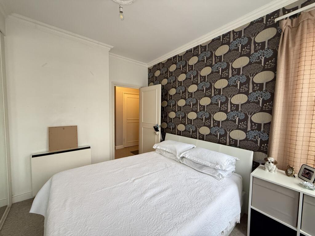 Apartment in Eastleigh, Hound - View 4