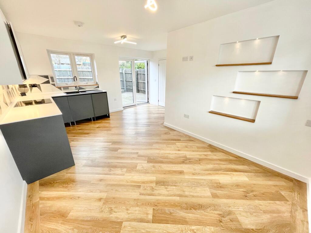 House in Northampton NN5, Duston - View 3