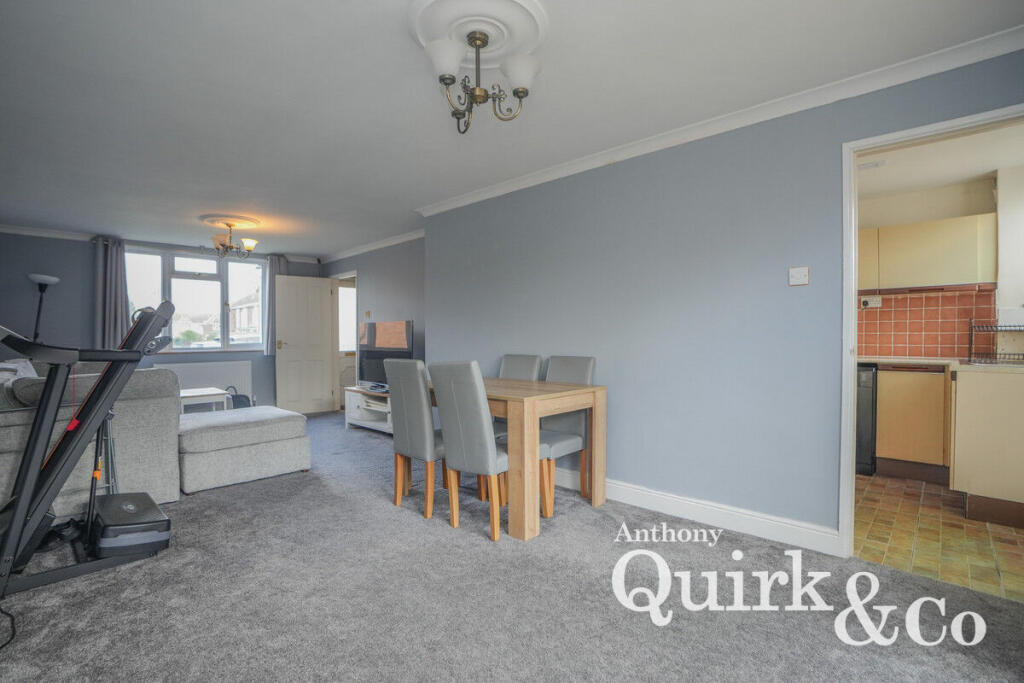 House in Castle Point, Canvey Island - View 3